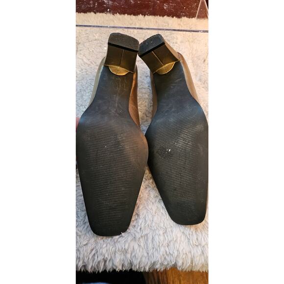 Vintage Parisian Signature Majestic Leather Pump Block Heel Square Toe 7.5N Gold - Picture 3 of 4